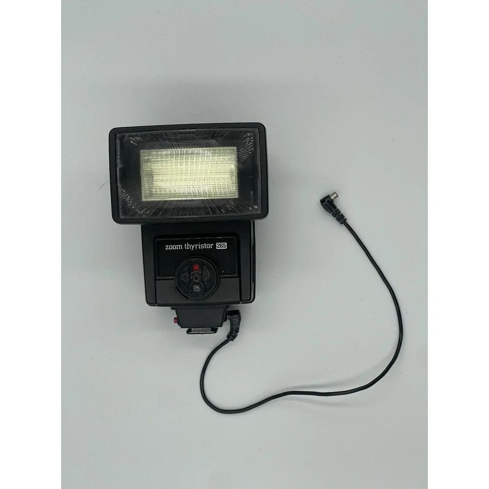 VIVITAR 265 Zoom Thyristor‎ Camera Attachment